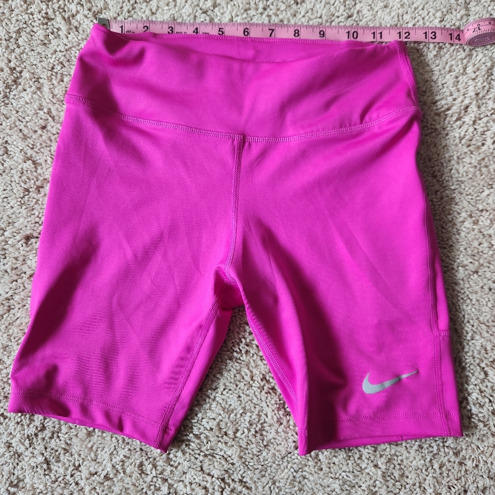 Nike Women's Dri Fit Pink Shorts Size Small - Picture 1 of 7